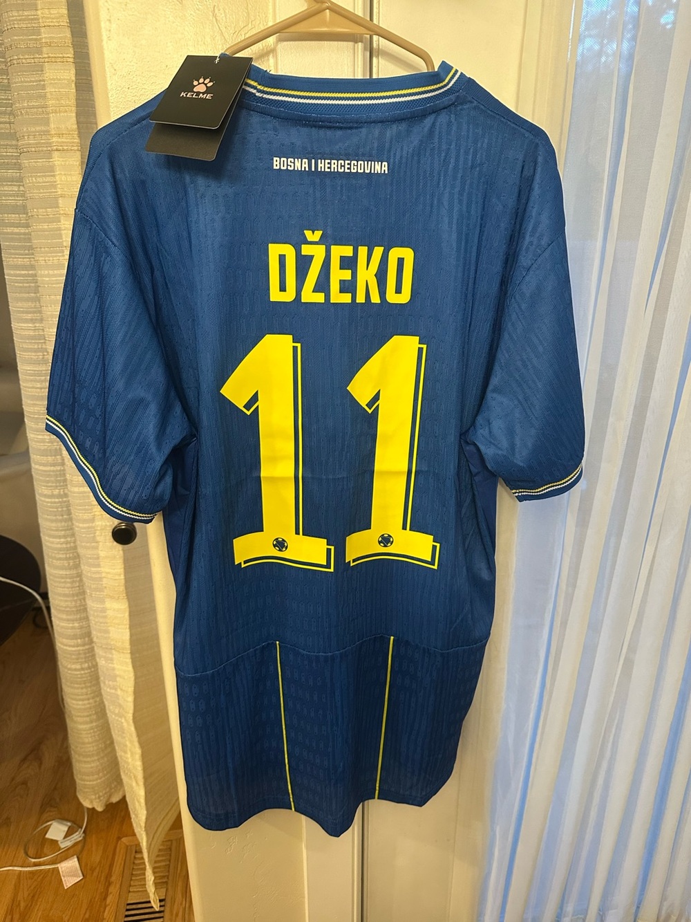 Bosnia and Herzegovina Home Football Soccer Jersey Shirt Edin DZEKO #11  medium
